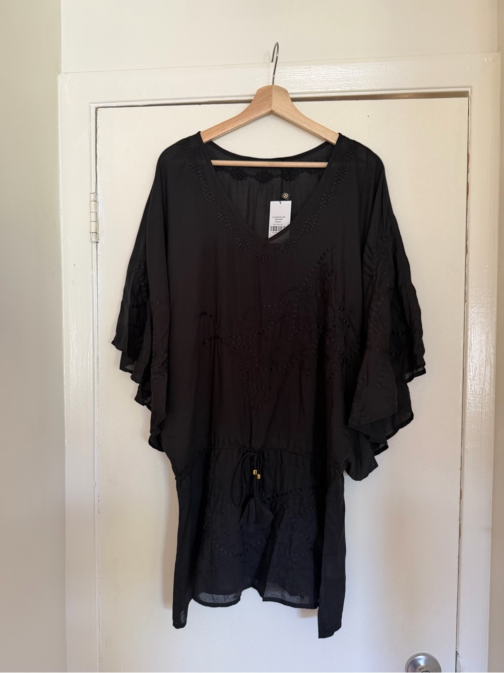 NWT Vix Paula Hermanny Women's Black Embroidered Beach Cover-Up